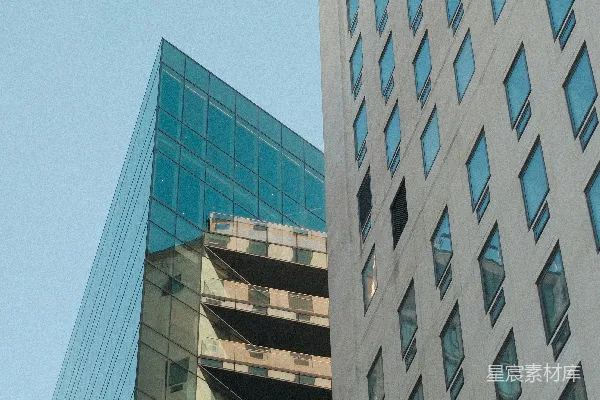 高清摄影 现代的建筑，有着玻璃和混凝土的外立面。