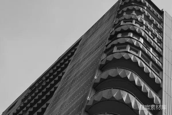 高清摄影 现代化的建筑，带有图案的外墙和阳台。