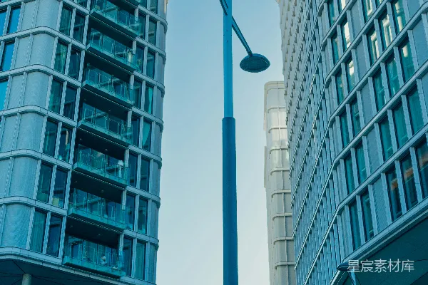 高清摄影 两座高大的建筑物并排而立。