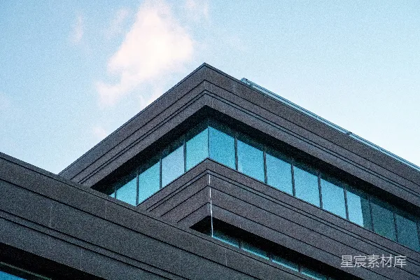 高清摄影 一座建筑物，背景是天空。