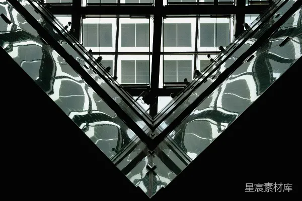 高清摄影 建筑物在玻璃中的倒影