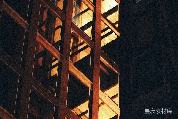 高清摄影 夜晚灯火通明的建筑外观