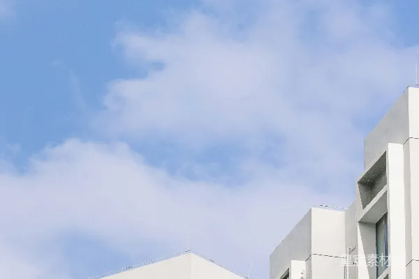 高清摄影 现代化的白色建筑在蓝天背景下