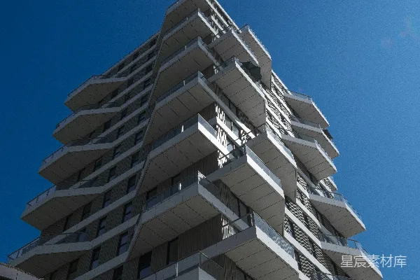 高清摄影 现代建筑与蓝天下的独特阳台