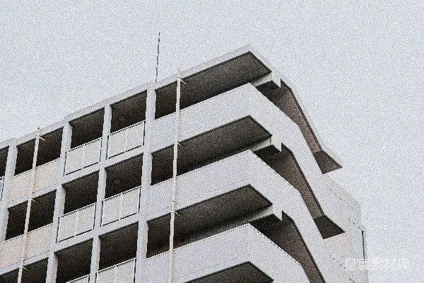 高清摄影 现代公寓楼在晴朗的天空下
