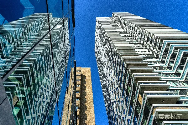高清摄影 现代摩天大楼与清澈的蓝天相对