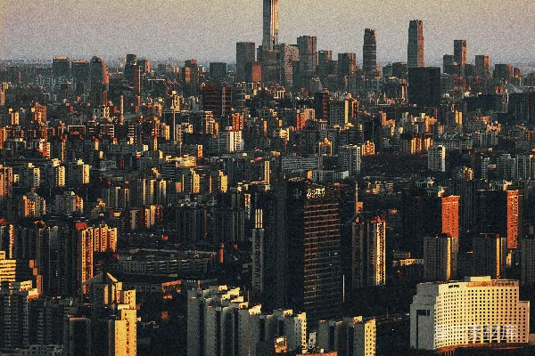 城市中高层建筑在日落时分的景象