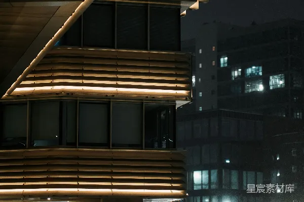 高清摄影 现代建筑夜景，灯光闪烁。