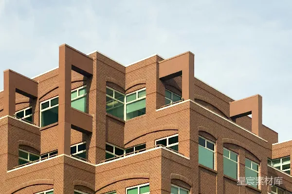 高清摄影 现代砖砌建筑，带有几何建筑细节。