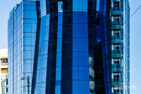 高清摄影 蓝白玻璃建筑