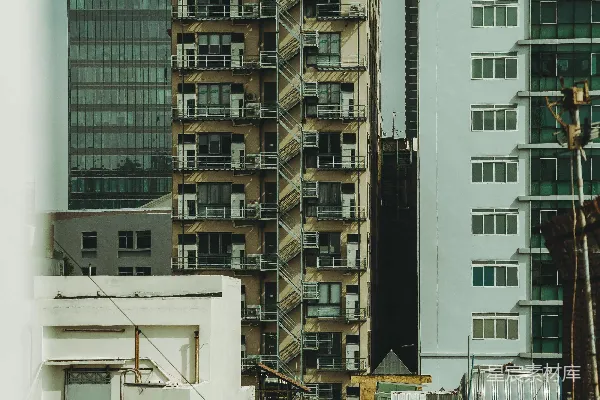 一座高楼林立的城市景观