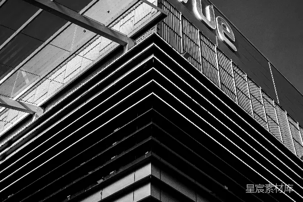 高清摄影 带有vue电影院标志的现代化建筑
