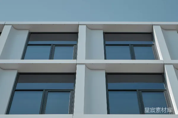 高清摄影 一座有许多窗户的建筑