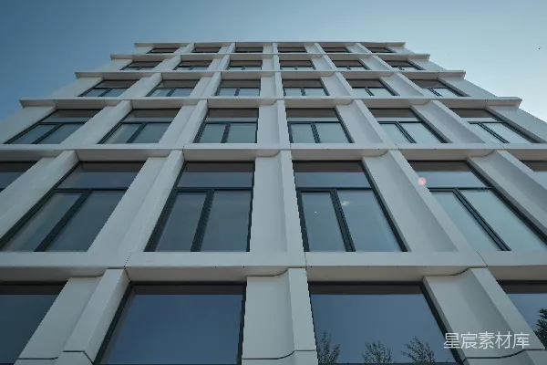 高清摄影 一座有窗户的建筑