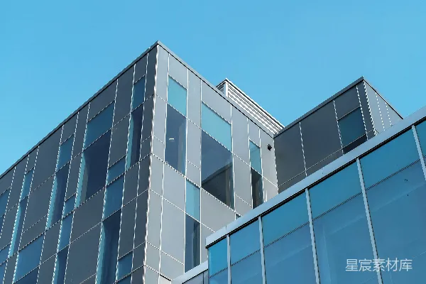 高清摄影 现代建筑矗立在晴朗的蓝天之下。