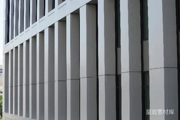 高清摄影 白天的灰色混凝土多层建筑