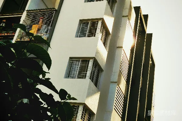 高清摄影 低角度拍摄的高层建筑照片