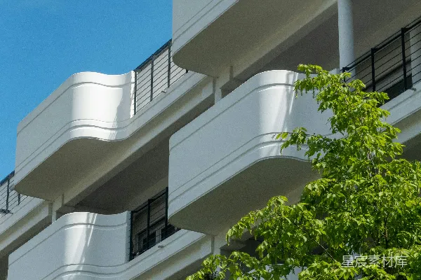 高清摄影 白天的蓝天下的白色混凝土建筑