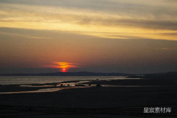 夕阳下山的轮廓