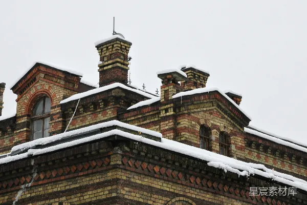 用雪搭建屋顶的砖块