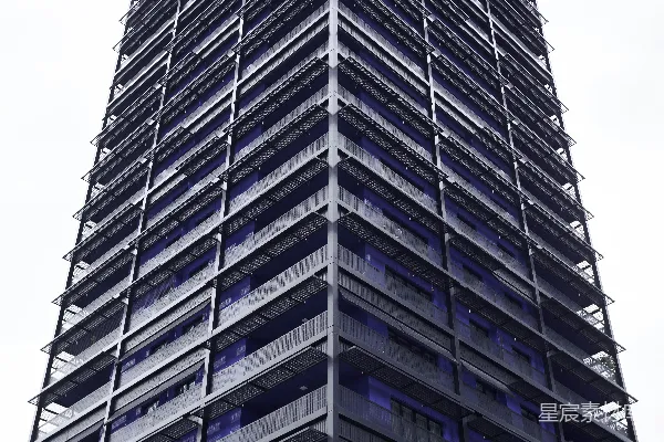 高清摄影 白色和黑色的混凝土建筑