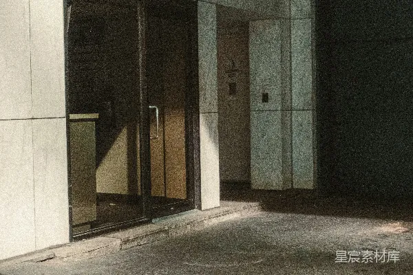 高清摄影 现代建筑入口，带有玻璃门和大理石墙
