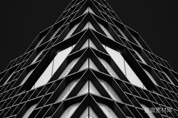 高清摄影 现代几何建筑立面在黑暗的天空背景下