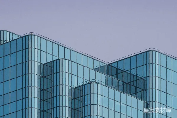 高清摄影 蓝天下的灰色混凝土建筑