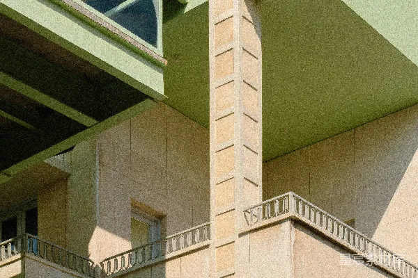 高清摄影 现代化的建筑，具有绿色和米色几何建筑风格。