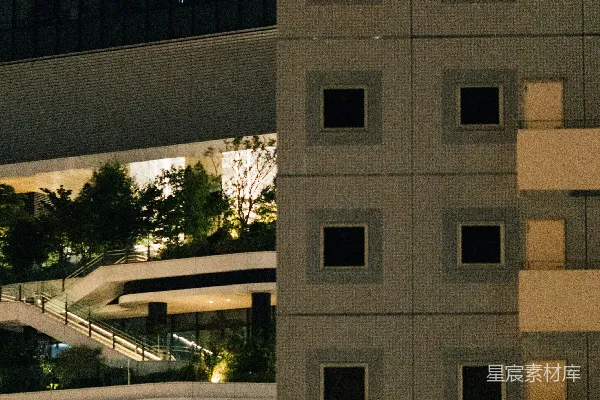 高清摄影 现代带有绿色露台的建筑在夜晚