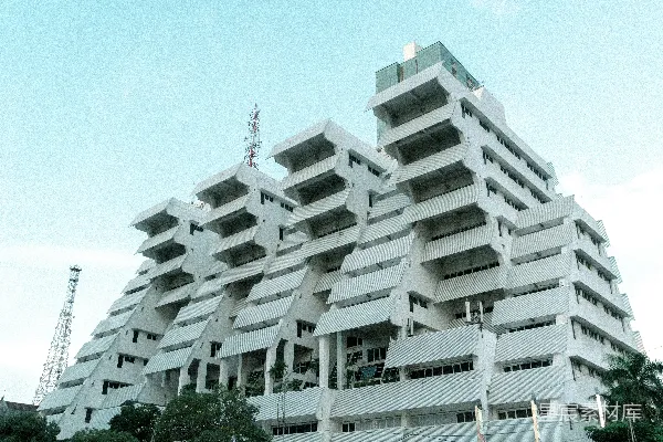 高清摄影 现代多层建筑在清澈的蓝天背景下