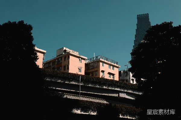 高清摄影 带有现代摩天大楼背景的公寓大楼。