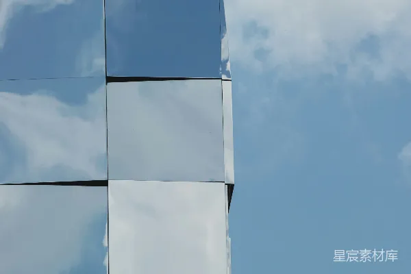 高清摄影 蓝天映衬下的反光建筑外墙