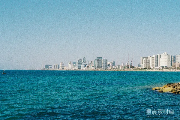 海边城市的风景