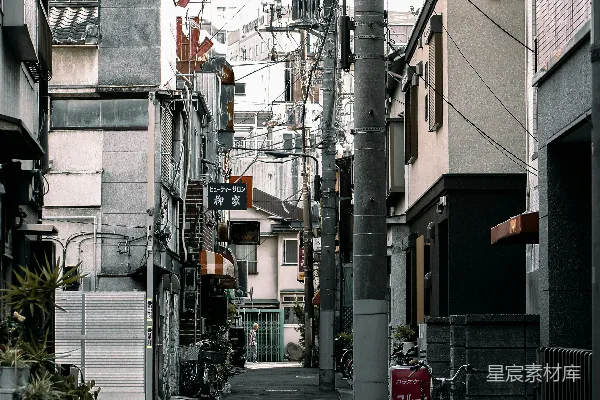 高清摄影 楼之间的空旷道路