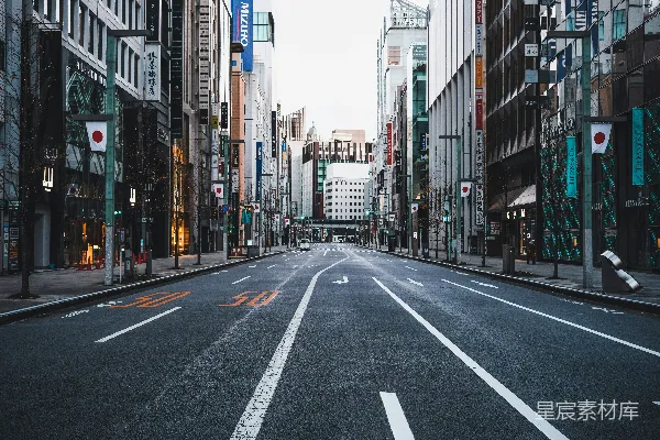 高清摄影 白天高楼大厦之间的灰色混凝土道路