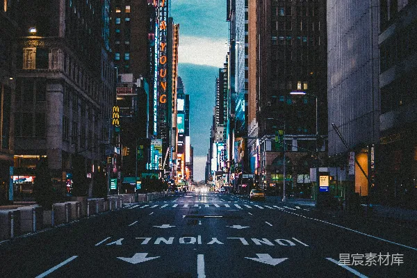 高清摄影 城市白天的黑白人行道