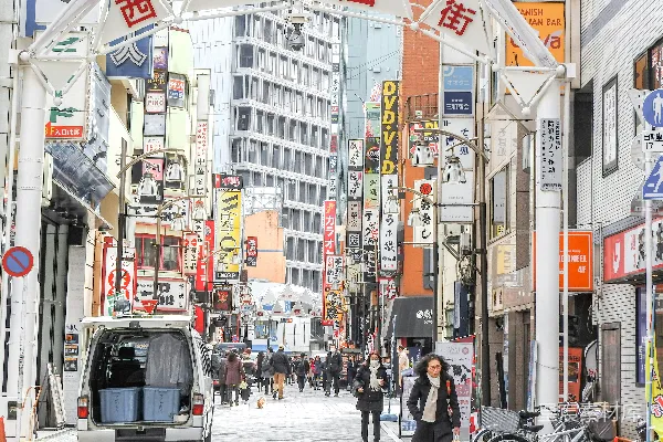 高清摄影 白天街上行走的人们