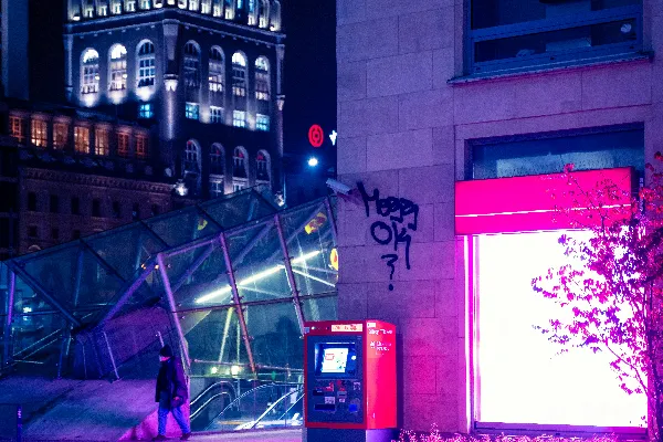 高清摄影 紫色和白色灯光的建筑