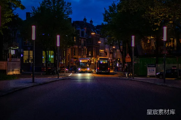 高清摄影 夜晚路上的汽车