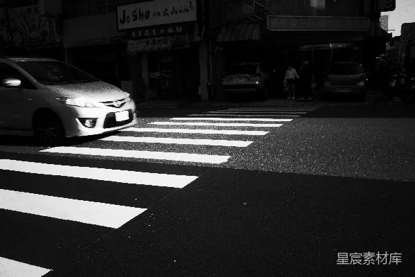 高清摄影 停在街上的车