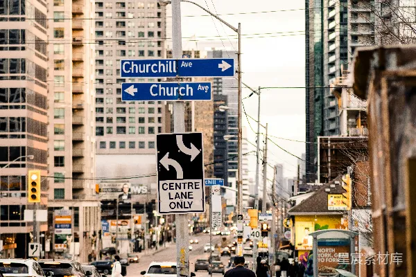 高清摄影 人行道上的路标