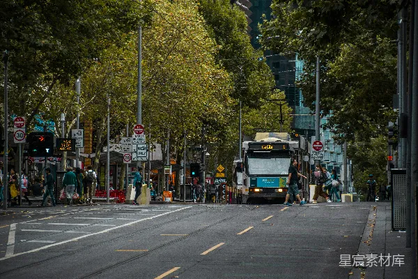 高清摄影 卡车在道路上