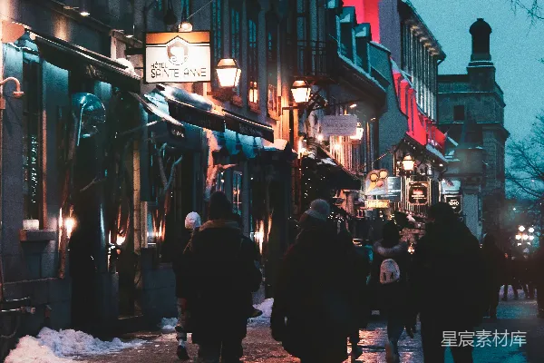 高清摄影 夜间街道上行走的人们