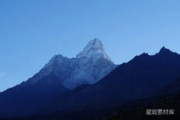 高清摄影 白天的山