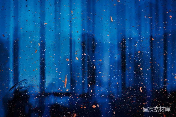 高清摄影 一扇玻璃上有雨滴的窗户