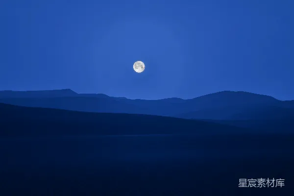 高清摄影 山上的满月