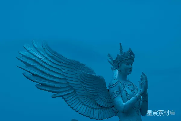 高清摄影 自由女神像在蓝天下的景象