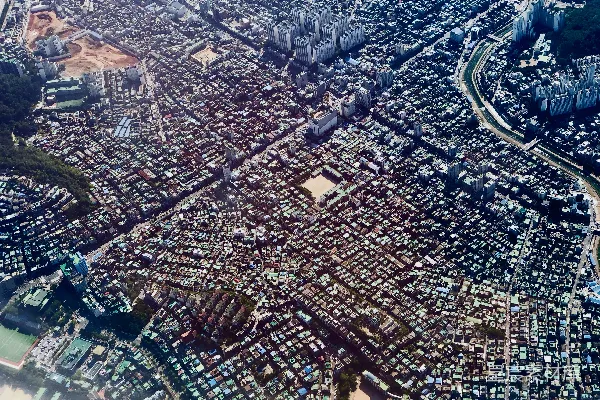 城市天际线的 aerial 视觉摄影