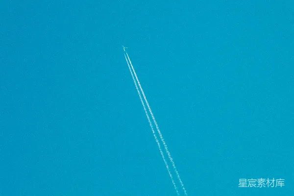 高清摄影 天空中的白色飞机